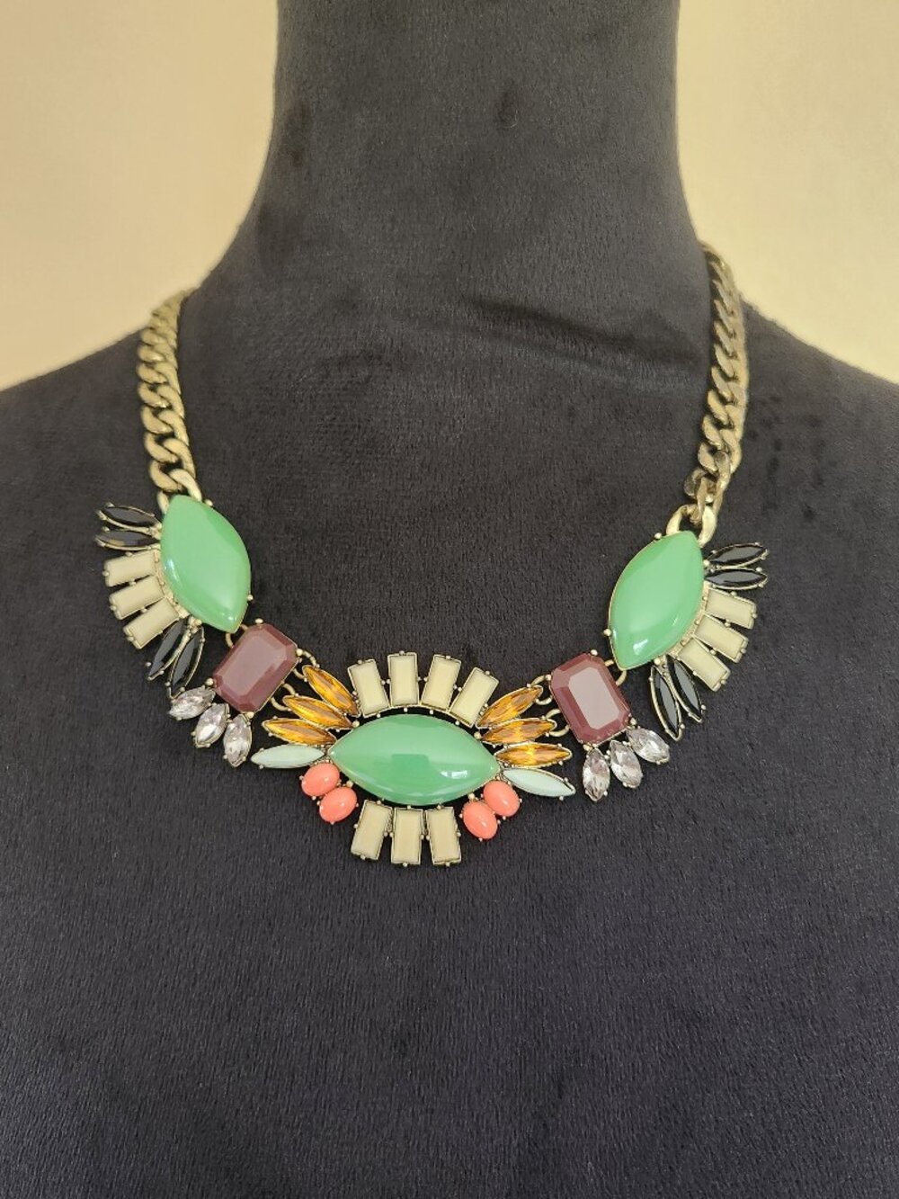 MULTICOLORED STATEMENT NECKLACE - LOGO LINKS BY LORI GOLDSTEIN